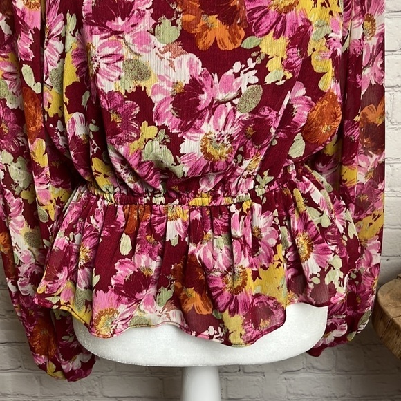 WAYF Square Neck Flounce Sleeve Floral Blouse - Picture 3 of 15